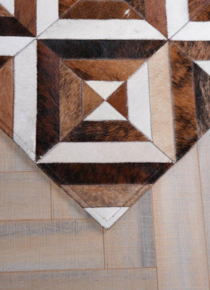 Laberinto Grand Design Patchwork Cowhide Rug