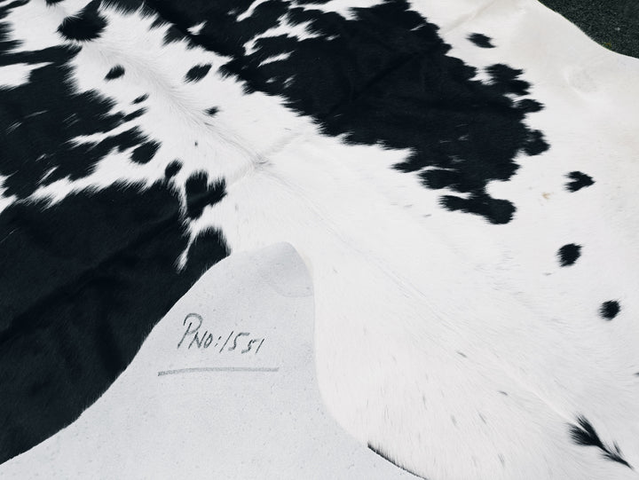 Black And White Cowhide Rug #1551